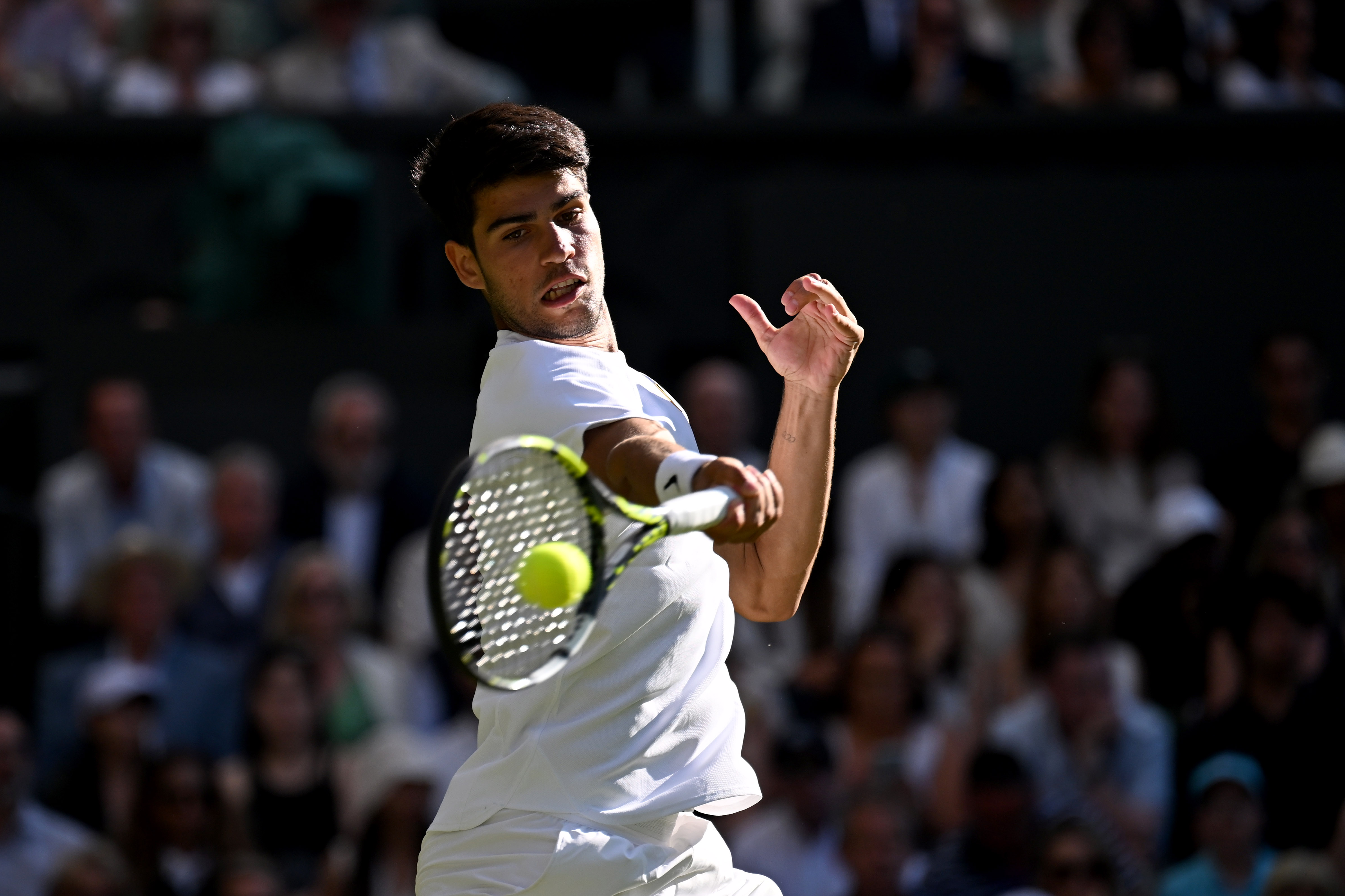 爱游戏在线-温网逆转拉沃尔杯，阿尔卡拉斯高光表现的简单介绍