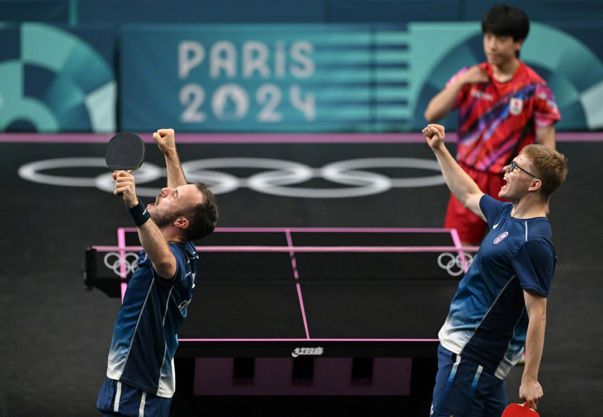 法国队碾压德国队,张本智和点燃赛场 法国队碾压德国队,张本智和点燃赛场