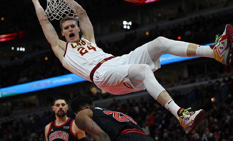 太阳力克猛龙，武切维奇刷新纪录