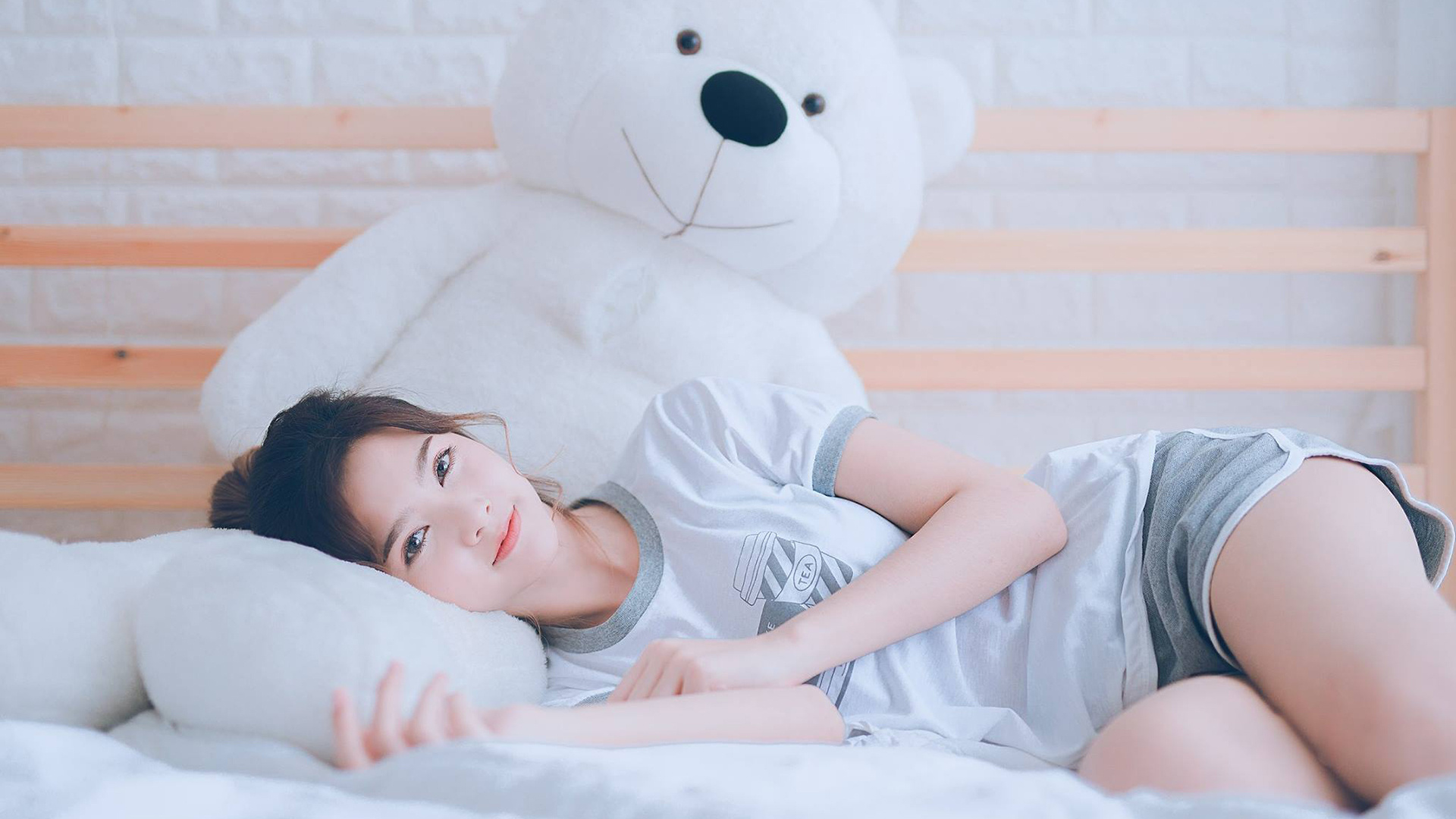 金色苍穹下，当阿尔瓦雷斯划破默西赛德天空