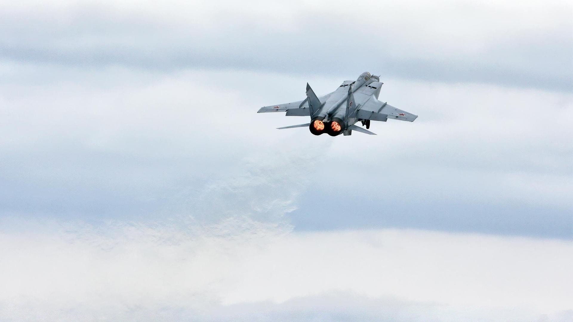 双线告捷的现代足球启示录，三笘薰的极致拉杆与莱比锡的铁血加时